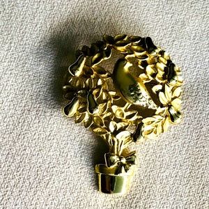 Partridge in a Pear Tree Pin